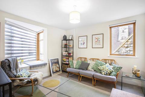 2 bedroom apartment for sale, Lea Bridge Road, London, E5