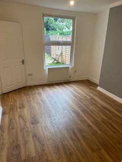 1 bedroom flat to rent, Queen Street, Rushden NN10