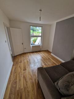 1 bedroom flat to rent, Queen Street, Rushden NN10