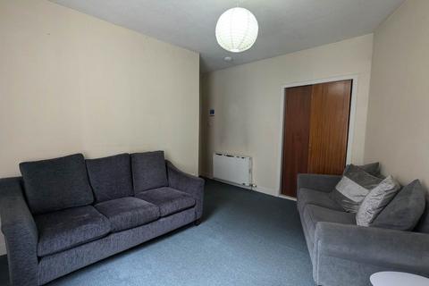 3 bedroom flat to rent, 177 1/1 Blackness Road, ,