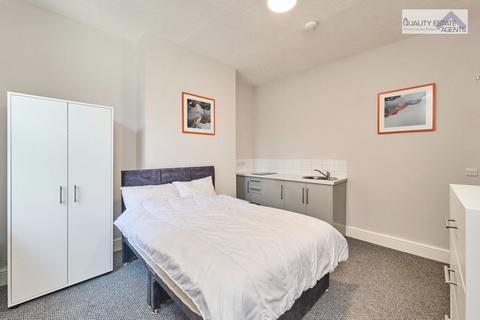 1 bedroom in a house share to rent, Room 4, 97 London Road, Newcastle-under-Lyme ST5