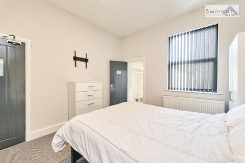 1 bedroom in a house share to rent, Room 4, 97 London Road, Newcastle-under-Lyme ST5