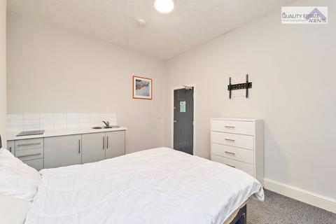 1 bedroom in a house share to rent, Room 4, 97 London Road, Newcastle-under-Lyme ST5