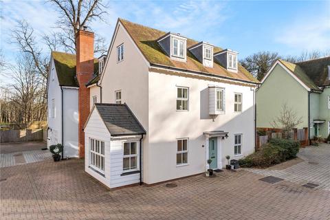 5 bedroom link detached house for sale, Mulberry Gardens, Mulberry Green, Harlow, Essex, CM17