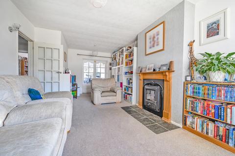 12 Abbots Road, Burghfield Common, Reading, RG7 3LD