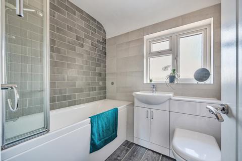 12 Abbots Road, Burghfield Common, Reading, RG7 3LD
