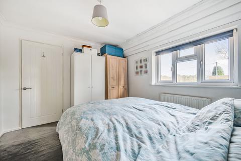 12 Abbots Road, Burghfield Common, Reading, RG7 3LD