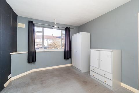 26 Dunster Avenue, Morden, SM4 4LE