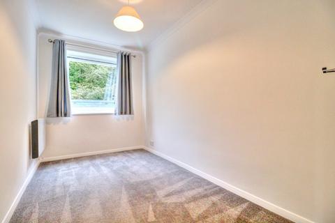 2 bedroom apartment to rent, Windsor Drive, Buckinghamshire HP13