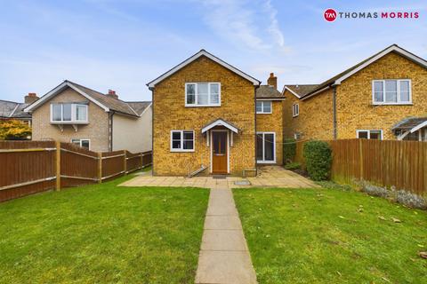 3 bedroom detached house to rent, Nightingale Avenue, Royston SG8