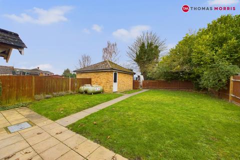 3 bedroom detached house to rent, Nightingale Avenue, Royston SG8