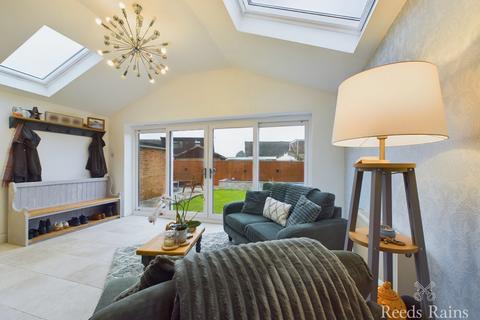 4 bedroom semi-detached house for sale, Westlands Road, Hull HU11