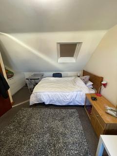 1 bedroom in a house share to rent, Room 5