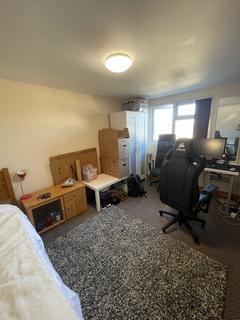 1 bedroom in a house share to rent, Room 5