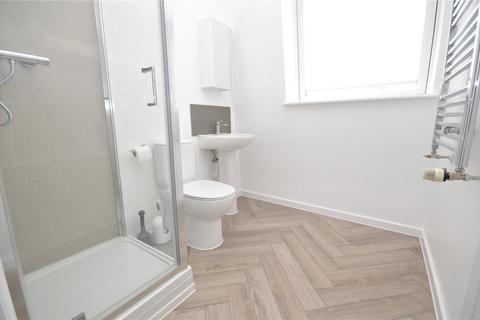 2 bedroom flat to rent, High Street, Twickenham TW2