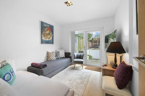 1 bedroom flat to rent, Pine Grove, SW19