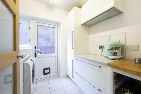 1 bedroom flat to rent, Pine Grove, SW19