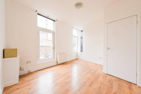 1 bedroom flat for sale, Crouch Hill, Crouch End, London, N4