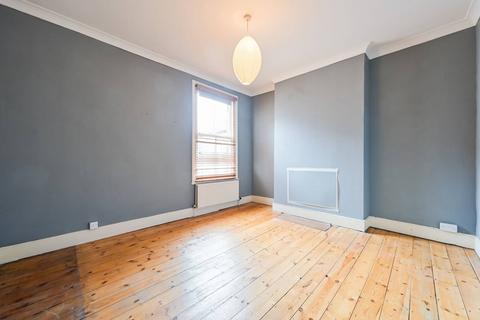 3 bedroom maisonette to rent, Albert Road, London, N22 7AH, Alexandra Park, London, N22