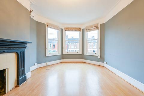 3 bedroom maisonette to rent, Albert Road, London, N22 7AH, Alexandra Park, London, N22