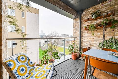 3 bedroom flat for sale, Duesbury House, London E3