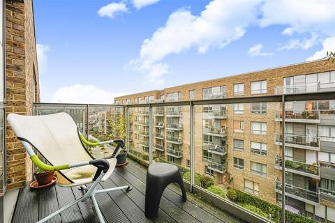 1 bedroom flat for sale, Cooper Court, Smithfield Square, N8