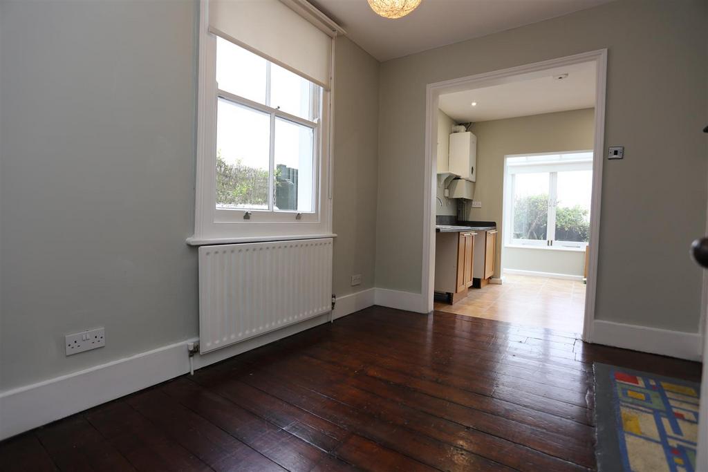 49 Queens Park Rise new25 (14).JPG
