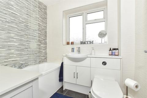 4 Hampton Close, Herne Bay, CT6 8BZ