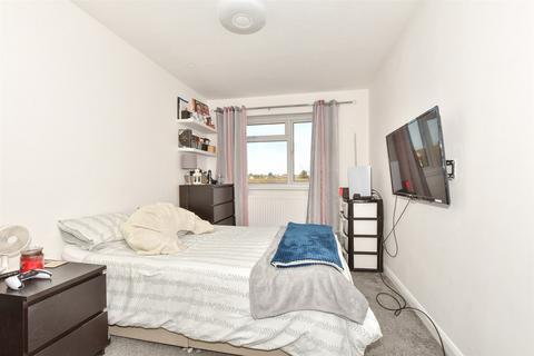 4 Hampton Close, Herne Bay, CT6 8BZ