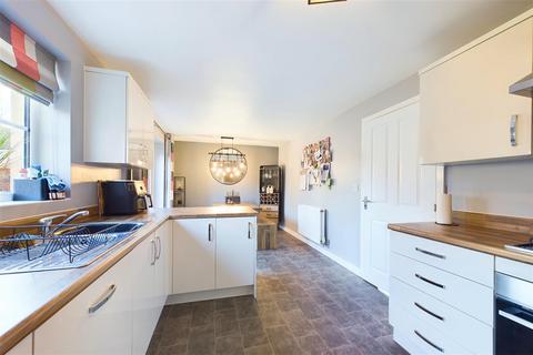 4 bedroom detached house for sale, Charlock Close, Witham St. Hughs