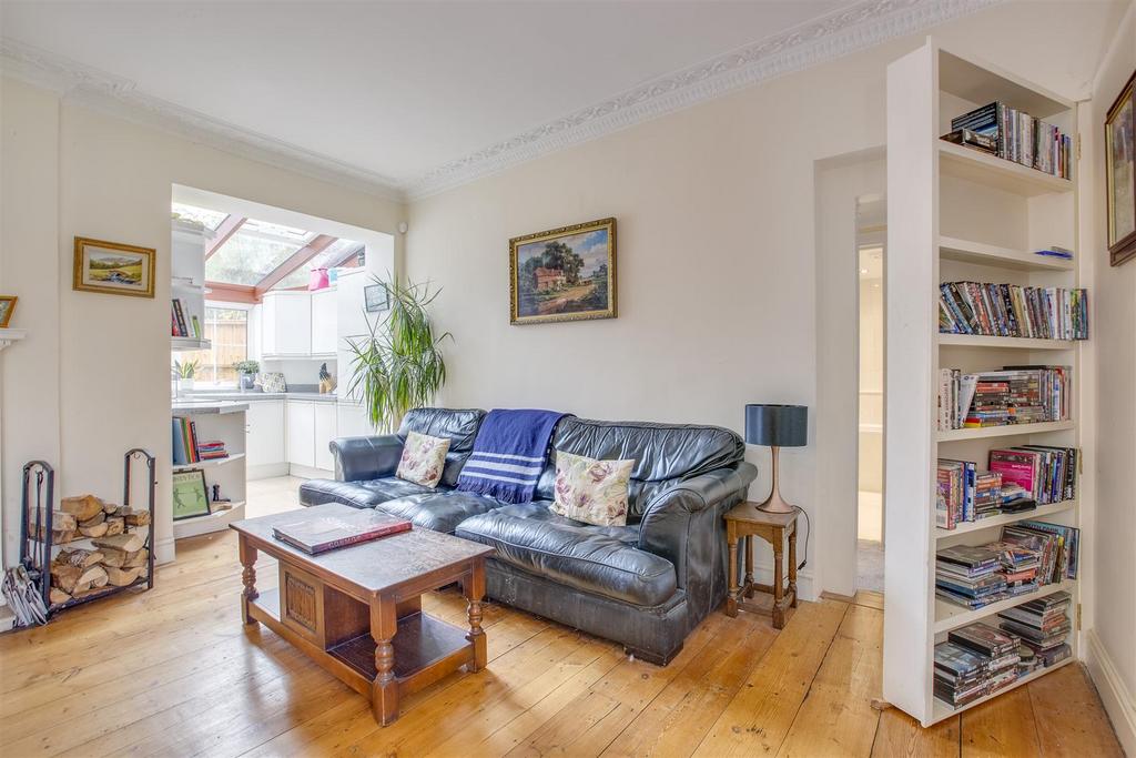 Flat 3 Totteridge House, Totteridge Lane, HP13 7 LR