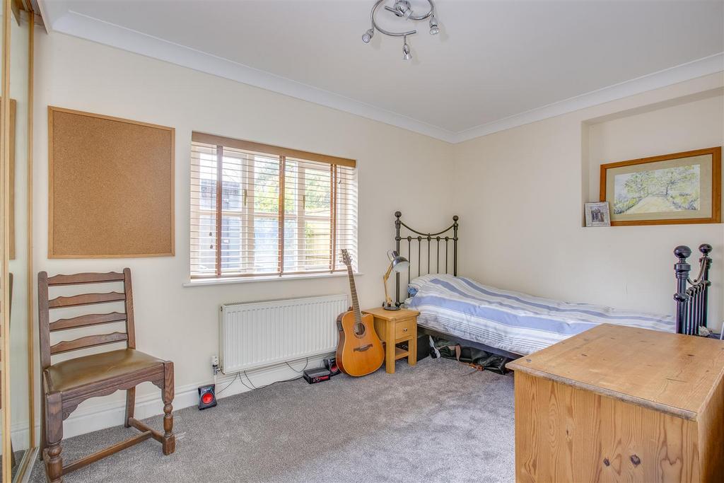 Flat 3 Totteridge House, Totteridge Lane, HP13 7 LR