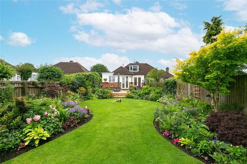 7 Highwood Avenue, Bushey, WD23 2AL