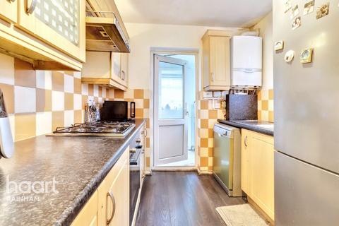 20 Ford Close, Rainham, RM13 7AU