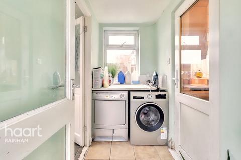 20 Ford Close, Rainham, RM13 7AU
