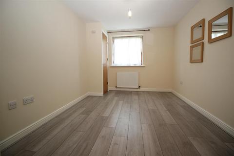 2 bedroom apartment to rent, Commonwealth Drive, Three Bridges, Crawley, West Sussex. RH10 1AJ