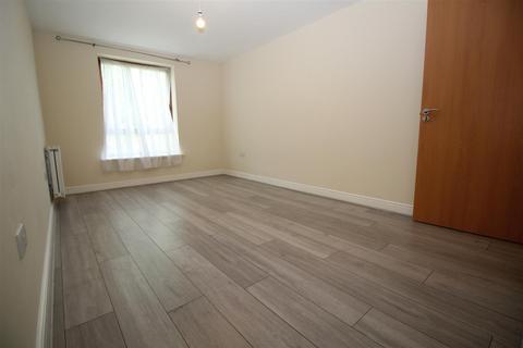 2 bedroom apartment to rent, Commonwealth Drive, Three Bridges, Crawley, West Sussex. RH10 1AJ