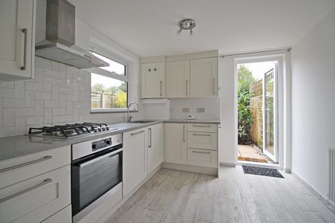 2 bedroom terraced house to rent, Coningsby Road, W5