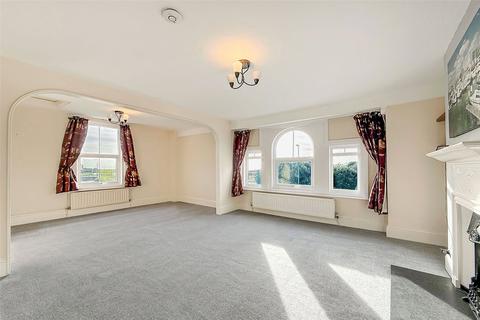 2 bedroom apartment for sale, South Terrace, Littlehampton, West Sussex