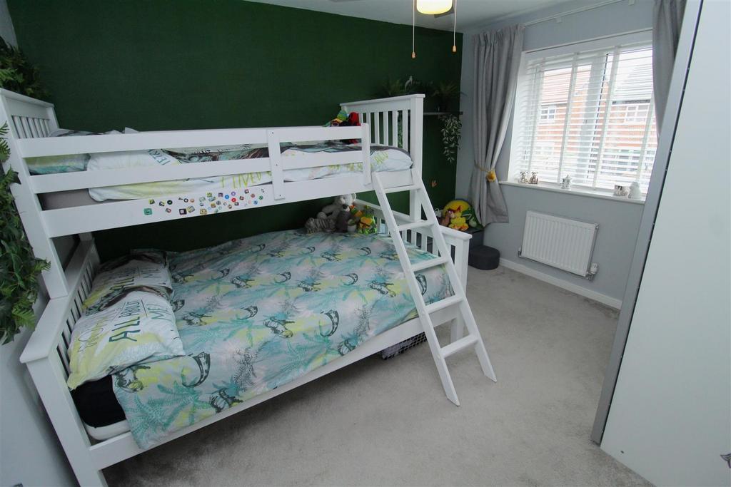Bed2a.JPG