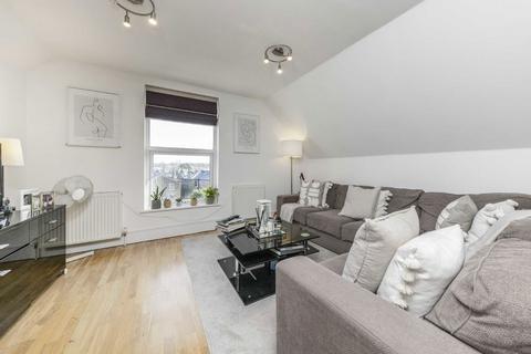 2 bedroom flat to rent, Bedford Hill, London SW12