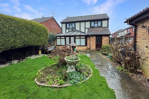 3 bedroom detached house for sale, Redmire Close, Luton