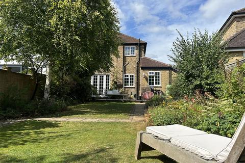 3 bedroom semi-detached house for sale, Childsbridge Way, Sevenoaks TN15