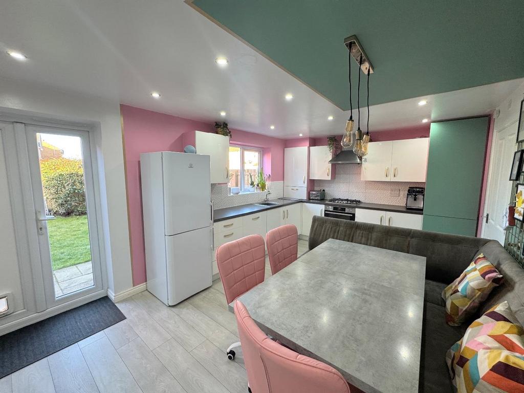 Dining kitchen