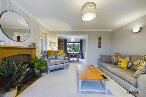20 De Ferrers Croft, Stretton, Burton-on-trent, DE13 0FH