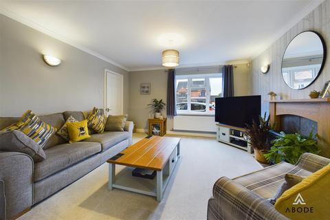 20 De Ferrers Croft, Stretton, Burton-on-trent, DE13 0FH