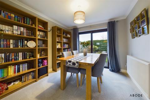 20 De Ferrers Croft, Stretton, Burton-on-trent, DE13 0FH