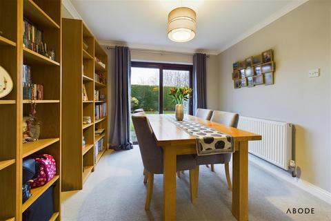 20 De Ferrers Croft, Stretton, Burton-on-trent, DE13 0FH