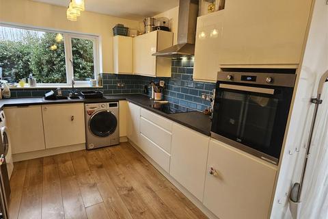 3 bedroom semi-detached house for sale, Meadow Lane, Newark NG23