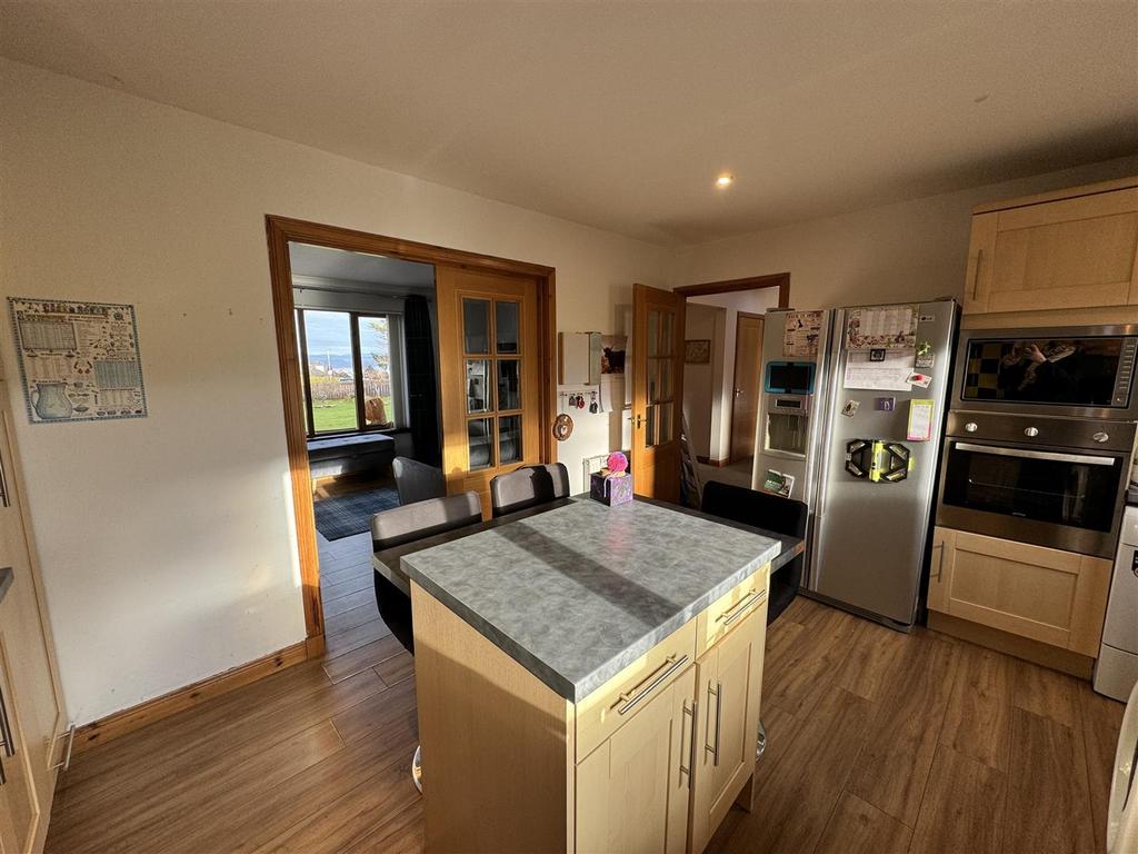 Kitchen 3.jpg